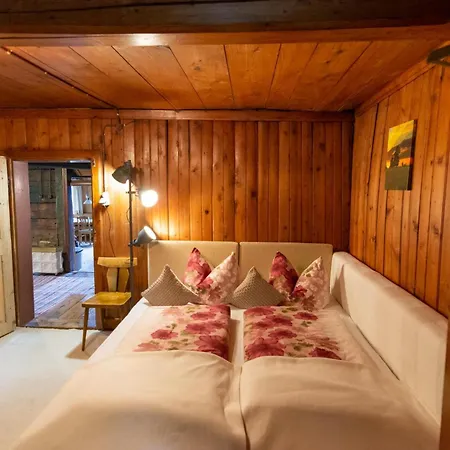 Hof Zur Linde Alojamento de Turismo Rural *